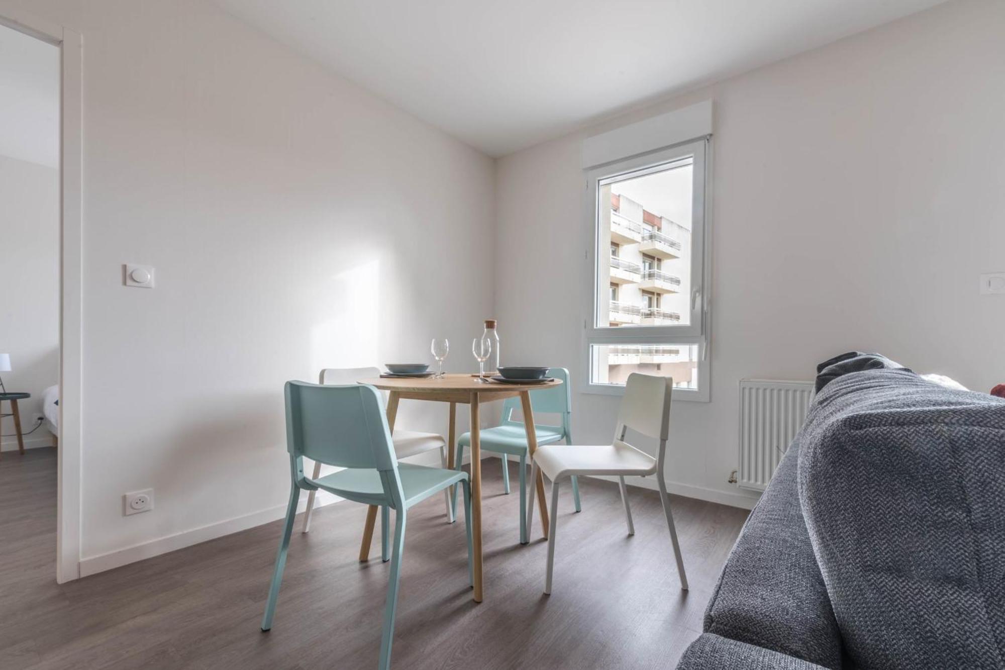 Appartement Theo - Proche Gare,wifi,arrivée 24 24 Le Mans
